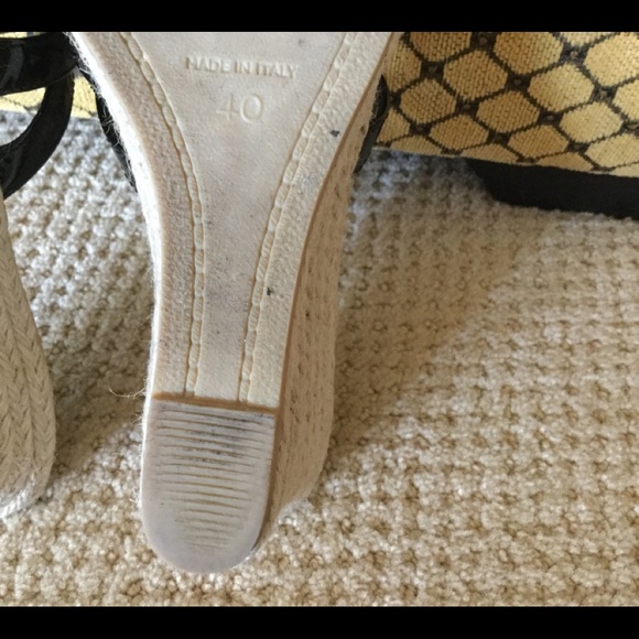 Burberry black leather wedge sandals size 9 - Picture 6 of 8